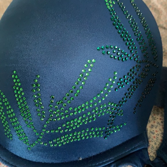 VS Very Sexy Push Up - Picture 2 of 4